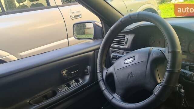 Чорний Вольво V70, об'ємом двигуна 2.46 л та пробігом 375 тис. км за 3750 $, фото 7 на Automoto.ua
