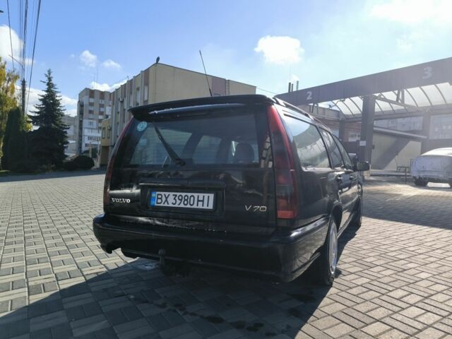 Вольво В70 1999 в Хмельницком на Automoto.ua Черный Вольво В70, объемом двигателя 2.5 л и пробегом 419 тыс. км за 3200 $, фото 2 на Automoto.ua