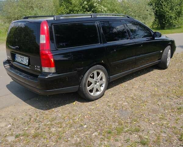 Чорний Вольво V70, об'ємом двигуна 2.4 л та пробігом 400 тис. км за 3700 $, фото 2 на Automoto.ua