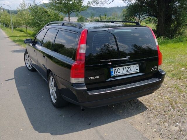 Черный Вольво В70, объемом двигателя 2.4 л и пробегом 440 тыс. км за 3000 $, фото 1 на Automoto.ua