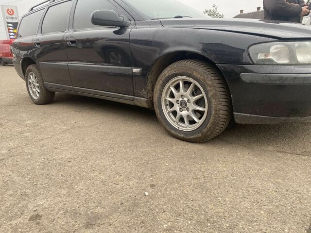 Чорний Вольво V70, об'ємом двигуна 2.4 л та пробігом 250 тис. км за 5000 $, фото 3 на Automoto.ua