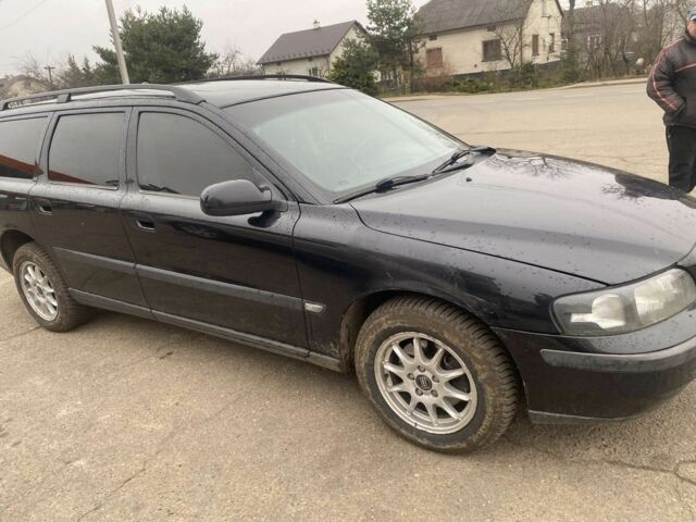 Чорний Вольво V70, об'ємом двигуна 2.4 л та пробігом 250 тис. км за 5000 $, фото 1 на Automoto.ua