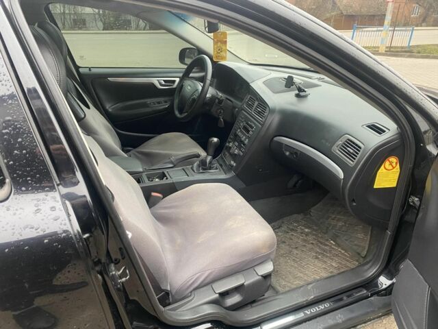 Чорний Вольво V70, об'ємом двигуна 2.4 л та пробігом 250 тис. км за 5000 $, фото 4 на Automoto.ua