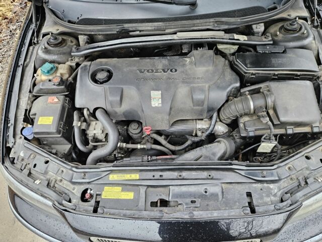 Черный Вольво В70, объемом двигателя 2.4 л и пробегом 400 тыс. км за 2400 $, фото 18 на Automoto.ua