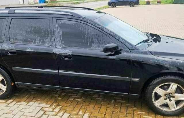 Вольво В70 2004 в Хмельницком на Automoto.ua Черный Вольво В70, объемом двигателя 2.4 л и пробегом 318 тыс. км за 3000 $, фото 5 на Automoto.ua