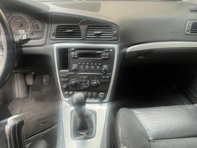 Черный Вольво В70, объемом двигателя 0 л и пробегом 310 тыс. км за 874 $, фото 7 на Automoto.ua