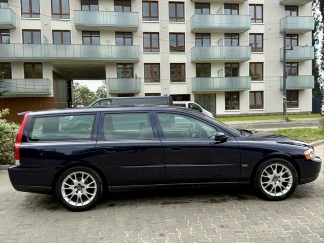 Чорний Вольво V70, об'ємом двигуна 2.4 л та пробігом 403 тис. км за 2600 $, фото 4 на Automoto.ua