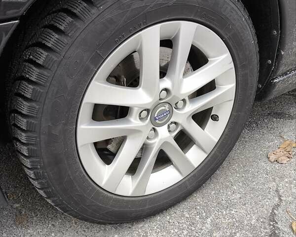 Черный Вольво В70, объемом двигателя 2.4 л и пробегом 289 тыс. км за 7500 $, фото 8 на Automoto.ua