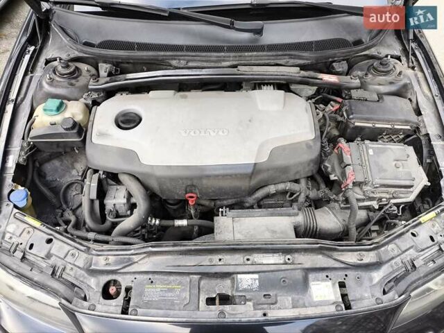 Черный Вольво В70, объемом двигателя 2.4 л и пробегом 289 тыс. км за 7500 $, фото 13 на Automoto.ua