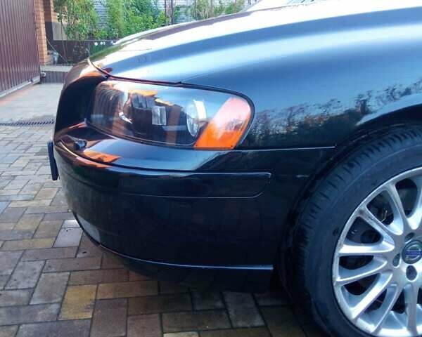 Черный Вольво В70, объемом двигателя 2.4 л и пробегом 289 тыс. км за 7500 $, фото 5 на Automoto.ua