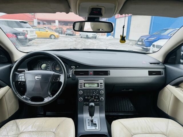 Чорний Вольво V70, об'ємом двигуна 2.4 л та пробігом 298 тис. км за 5700 $, фото 6 на Automoto.ua