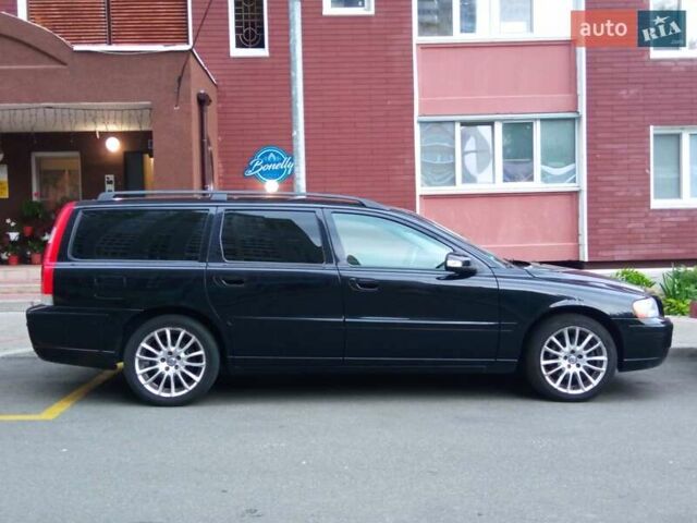 Черный Вольво В70, объемом двигателя 2.4 л и пробегом 289 тыс. км за 7500 $, фото 1 на Automoto.ua