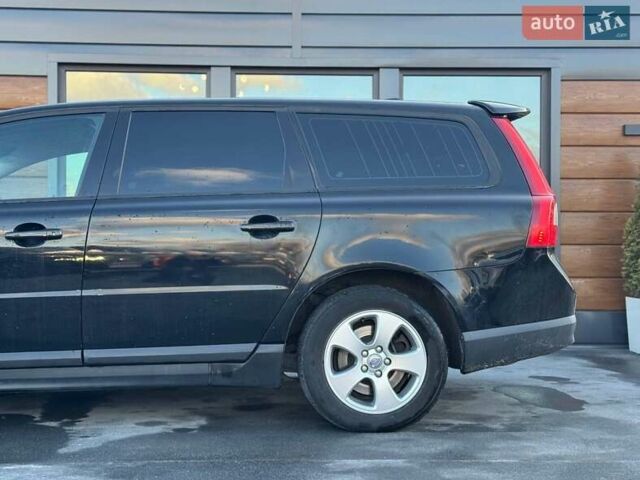 Черный Вольво В70, объемом двигателя 2 л и пробегом 281 тыс. км за 8000 $, фото 7 на Automoto.ua