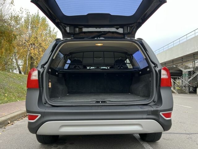 Вольво В70 2008 в Киеве на Automoto.ua Черный Вольво В70, объемом двигателя 2.4 л и пробегом 317 тыс. км за 10999 $, фото 15 на Automoto.ua