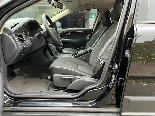 Вольво В70 2008 в Киеве на Automoto.ua Черный Вольво В70, объемом двигателя 2.4 л и пробегом 317 тыс. км за 10999 $, фото 7 на Automoto.ua