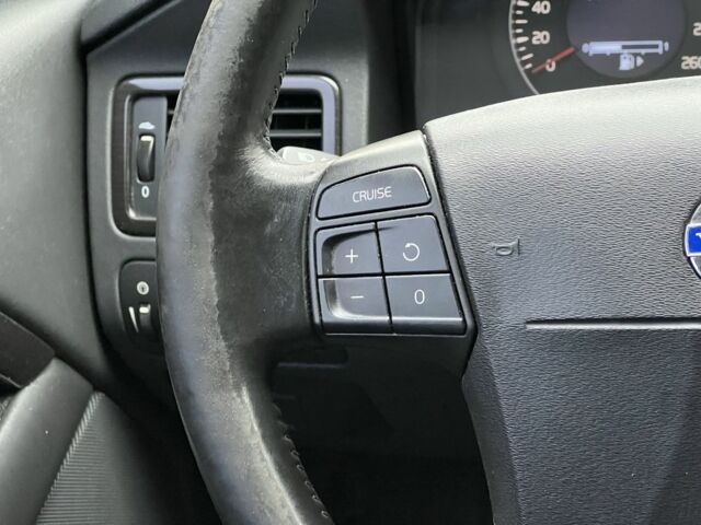 Вольво В70 2008 в Киеве на Automoto.ua Черный Вольво В70, объемом двигателя 2.4 л и пробегом 317 тыс. км за 10999 $, фото 10 на Automoto.ua