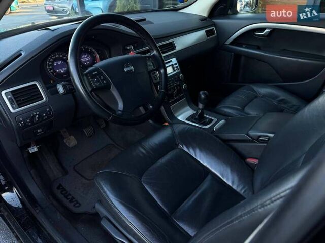 Черный Вольво В70, объемом двигателя 2 л и пробегом 281 тыс. км за 8000 $, фото 28 на Automoto.ua