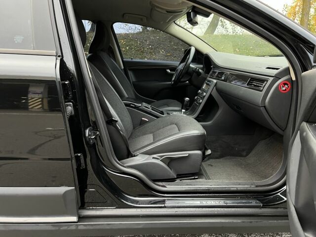 Вольво В70 2008 в Киеве на Automoto.ua Черный Вольво В70, объемом двигателя 2.4 л и пробегом 317 тыс. км за 10999 $, фото 19 на Automoto.ua