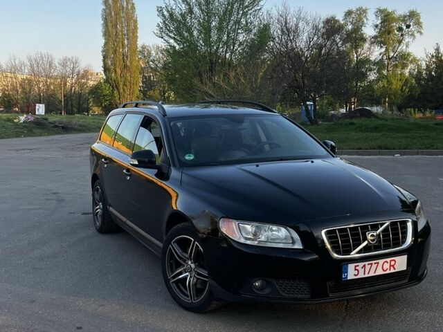 Черный Вольво В70, объемом двигателя 2.4 л и пробегом 297 тыс. км за 4300 $, фото 4 на Automoto.ua