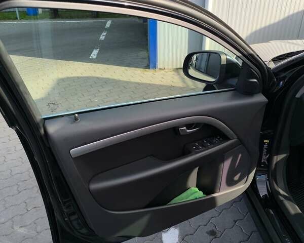 Чорний Вольво V70, об'ємом двигуна 1.56 л та пробігом 247 тис. км за 8500 $, фото 1 на Automoto.ua