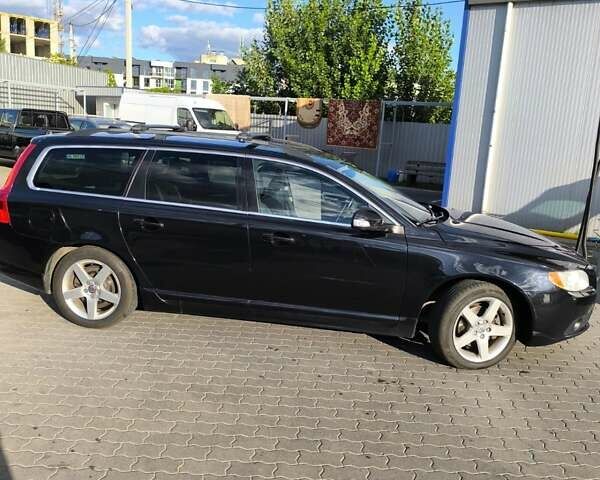 Чорний Вольво V70, об'ємом двигуна 1.56 л та пробігом 247 тис. км за 8500 $, фото 2 на Automoto.ua