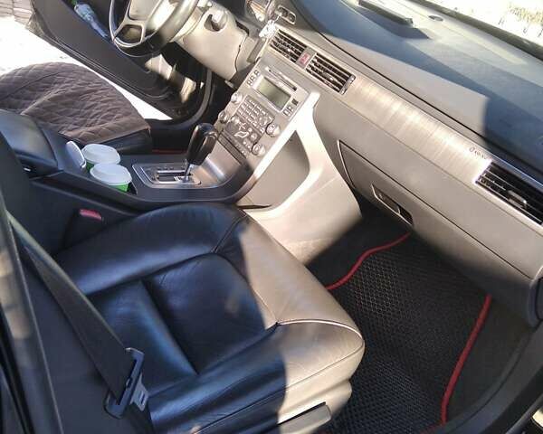 Черный Вольво В70, объемом двигателя 2.4 л и пробегом 257 тыс. км за 9100 $, фото 8 на Automoto.ua