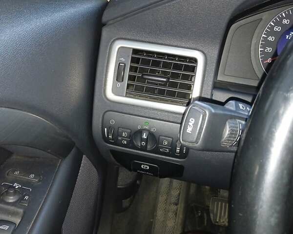 Черный Вольво В70, объемом двигателя 2 л и пробегом 258 тыс. км за 8500 $, фото 11 на Automoto.ua