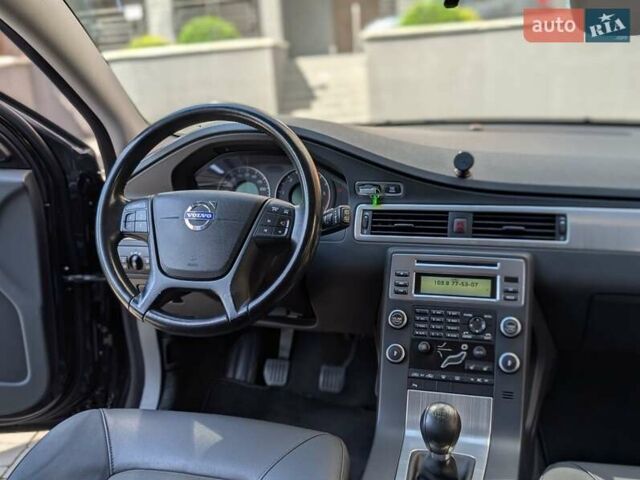 Черный Вольво В70, объемом двигателя 2 л и пробегом 339 тыс. км за 7599 $, фото 66 на Automoto.ua