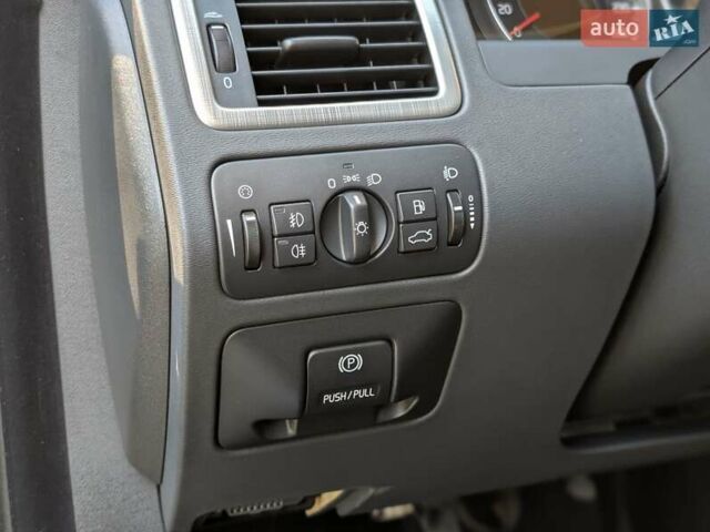 Черный Вольво В70, объемом двигателя 2 л и пробегом 339 тыс. км за 7599 $, фото 57 на Automoto.ua