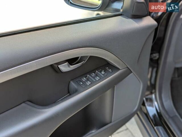 Черный Вольво В70, объемом двигателя 2 л и пробегом 339 тыс. км за 7599 $, фото 37 на Automoto.ua