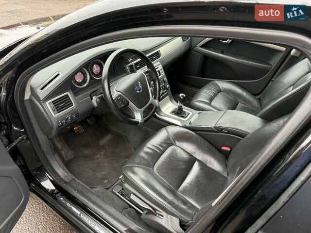 Черный Вольво В70, объемом двигателя 1.6 л и пробегом 270 тыс. км за 6200 $, фото 11 на Automoto.ua