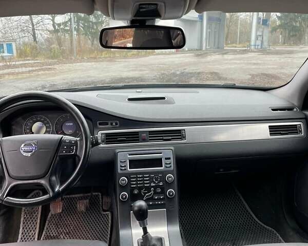 Черный Вольво В70, объемом двигателя 2 л и пробегом 240 тыс. км за 9000 $, фото 6 на Automoto.ua