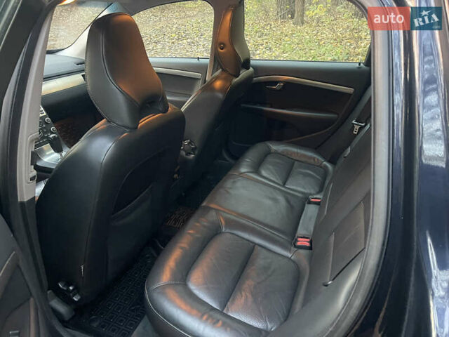 Черный Вольво В70, объемом двигателя 2.4 л и пробегом 180 тыс. км за 4700 $, фото 13 на Automoto.ua