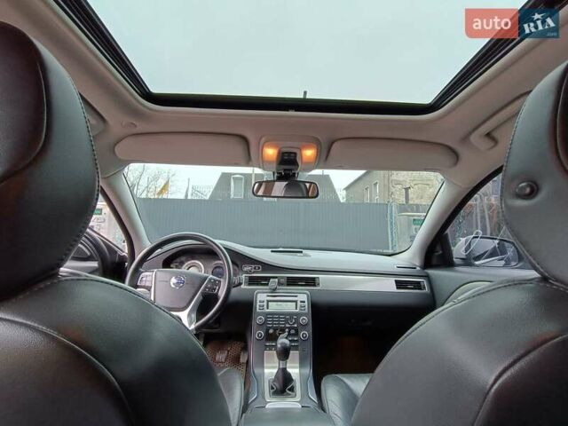 Черный Вольво В70, объемом двигателя 1.56 л и пробегом 235 тыс. км за 9300 $, фото 13 на Automoto.ua
