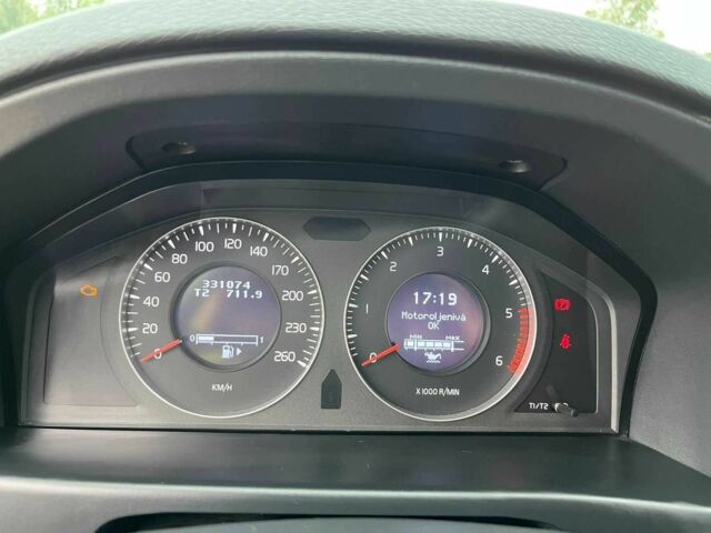 Черный Вольво В70, объемом двигателя 2.4 л и пробегом 340 тыс. км за 8800 $, фото 3 на Automoto.ua