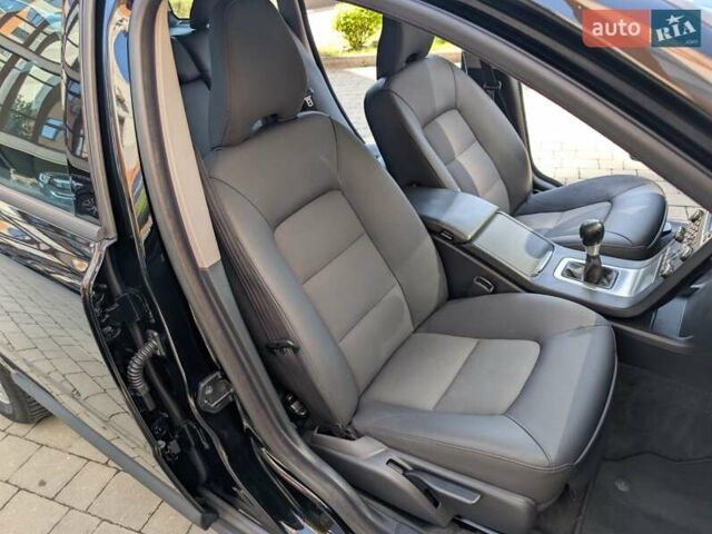 Черный Вольво В70, объемом двигателя 2 л и пробегом 339 тыс. км за 7599 $, фото 51 на Automoto.ua