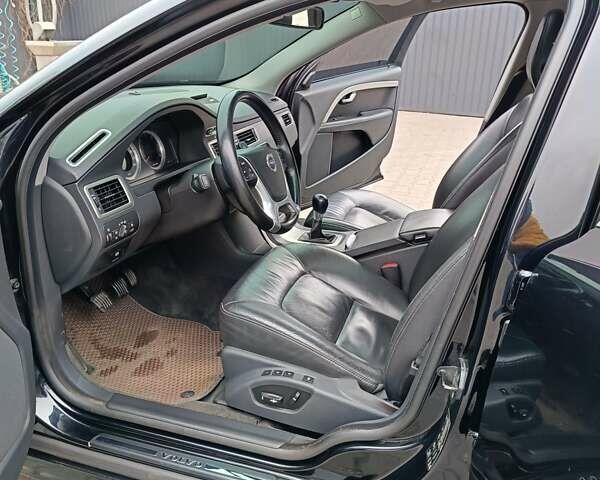 Черный Вольво В70, объемом двигателя 1.56 л и пробегом 235 тыс. км за 9300 $, фото 28 на Automoto.ua