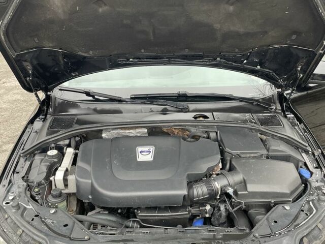 Черный Вольво В70, объемом двигателя 2 л и пробегом 240 тыс. км за 9000 $, фото 9 на Automoto.ua