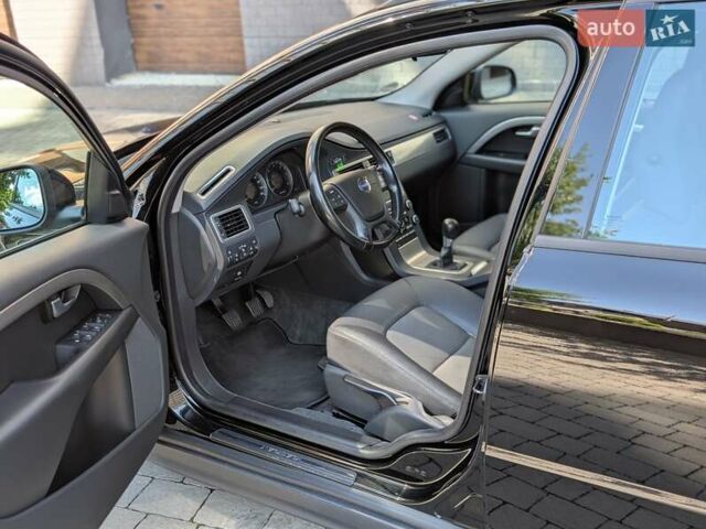 Черный Вольво В70, объемом двигателя 2 л и пробегом 339 тыс. км за 7599 $, фото 38 на Automoto.ua