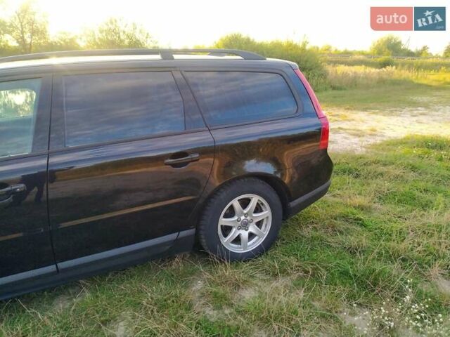 Черный Вольво В70, объемом двигателя 1.56 л и пробегом 241 тыс. км за 9000 $, фото 3 на Automoto.ua