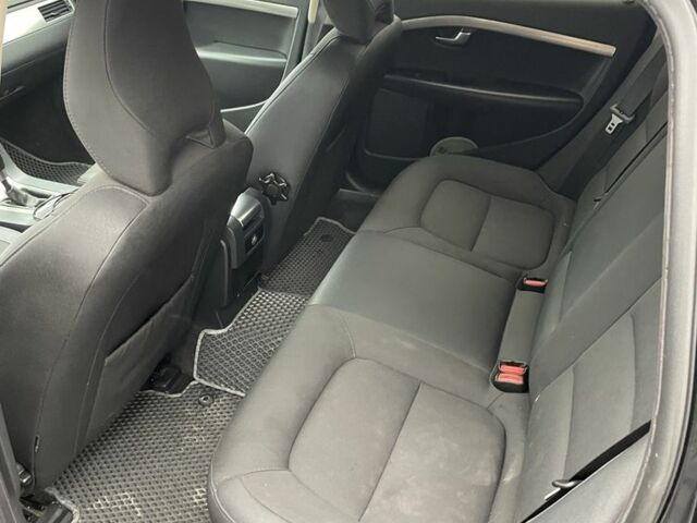 Черный Вольво В70, объемом двигателя 2 л и пробегом 240 тыс. км за 9000 $, фото 8 на Automoto.ua