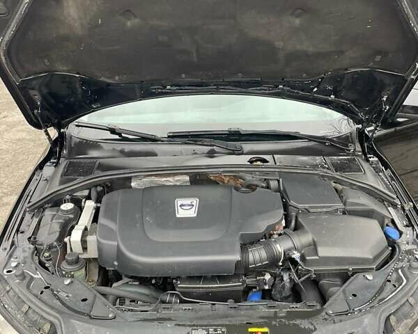 Черный Вольво В70, объемом двигателя 2 л и пробегом 240 тыс. км за 9000 $, фото 9 на Automoto.ua