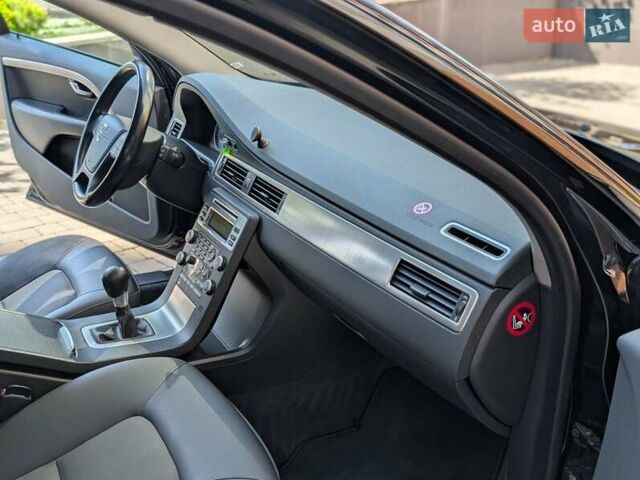 Черный Вольво В70, объемом двигателя 2 л и пробегом 339 тыс. км за 7599 $, фото 48 на Automoto.ua