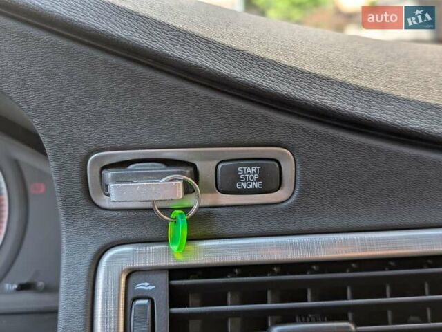 Черный Вольво В70, объемом двигателя 2 л и пробегом 339 тыс. км за 7599 $, фото 62 на Automoto.ua