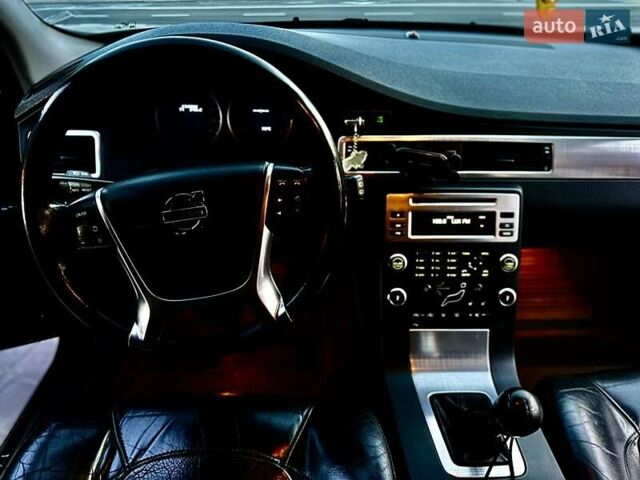 Черный Вольво В70, объемом двигателя 1.56 л и пробегом 230 тыс. км за 8600 $, фото 13 на Automoto.ua