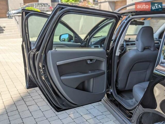 Черный Вольво В70, объемом двигателя 2 л и пробегом 339 тыс. км за 7599 $, фото 39 на Automoto.ua