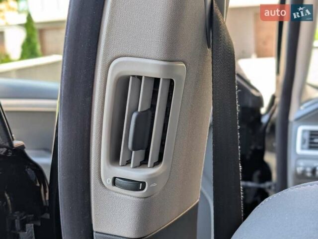 Черный Вольво В70, объемом двигателя 2 л и пробегом 339 тыс. км за 7599 $, фото 65 на Automoto.ua