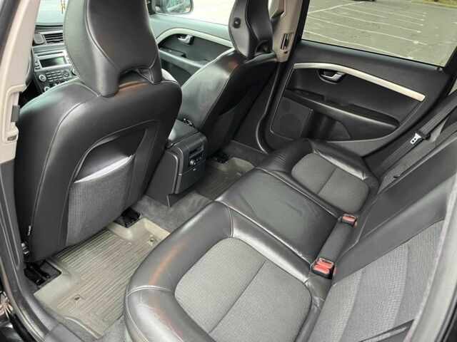 Чорний Вольво V70, об'ємом двигуна 2.4 л та пробігом 340 тис. км за 8550 $, фото 16 на Automoto.ua