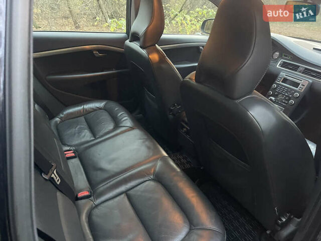 Черный Вольво В70, объемом двигателя 2.4 л и пробегом 180 тыс. км за 4700 $, фото 10 на Automoto.ua