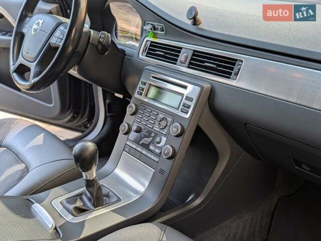 Черный Вольво В70, объемом двигателя 2 л и пробегом 339 тыс. км за 7599 $, фото 49 на Automoto.ua